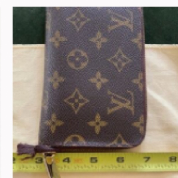 Louis Vuitton Zippy Wallet - Picture 8 of 14